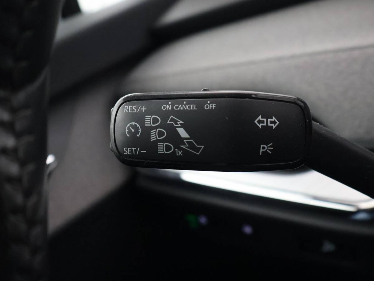 Škoda Enyaq iV Skoda Enyaq iV 60 + SFEERVERLICHTING | APPLE CARPLAY | ANDROID AUTO | DAB