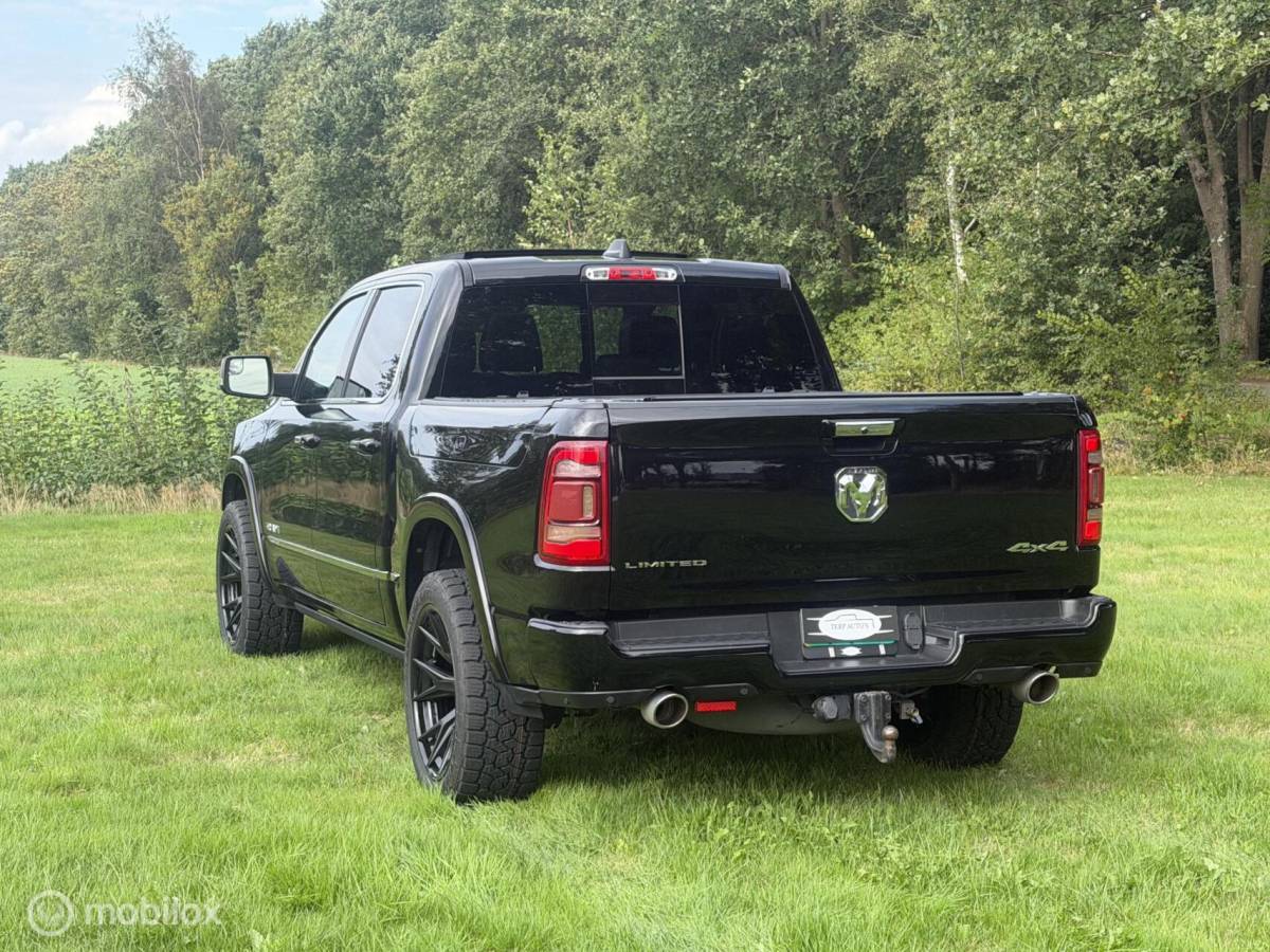 Dodge Ram 1500 Dodge Ram 1500 5.7 V8 4×4 Crew Cab  Limited