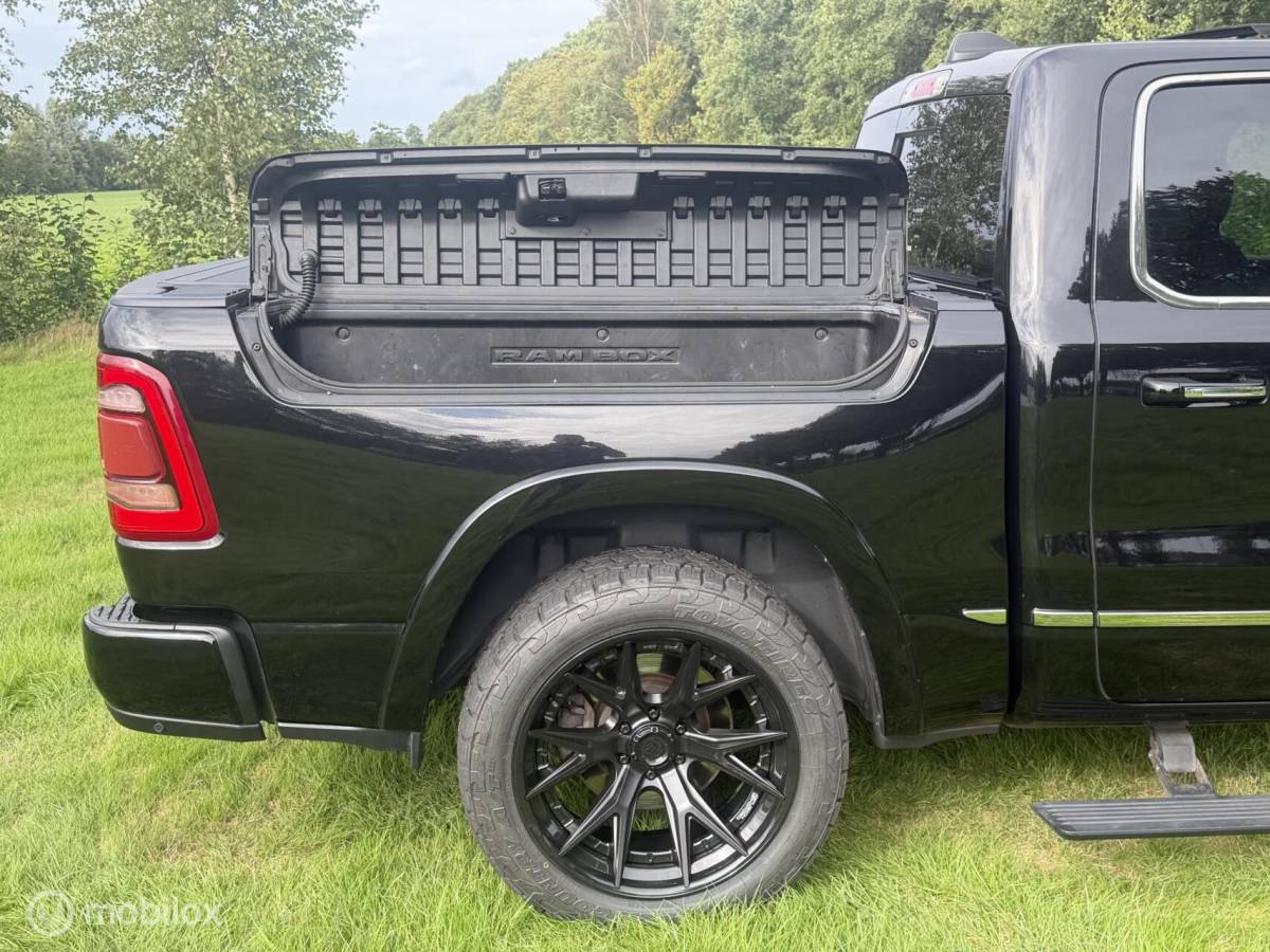 Dodge Ram 1500 Dodge Ram 1500 5.7 V8 4×4 Crew Cab  Limited