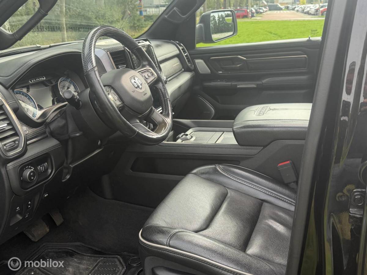 Dodge Ram 1500 Dodge Ram 1500 5.7 V8 4×4 Crew Cab  Limited