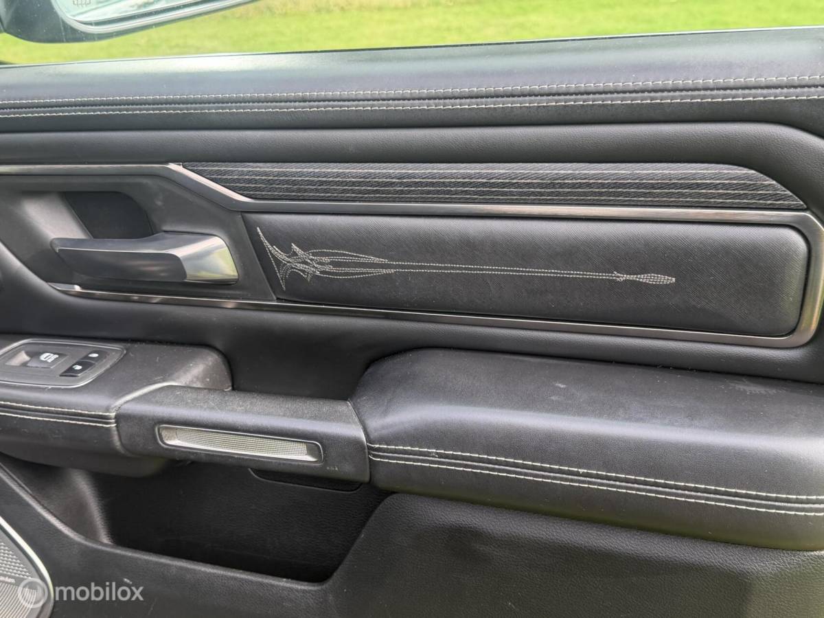 Dodge Ram 1500 Dodge Ram 1500 5.7 V8 4×4 Crew Cab  Limited