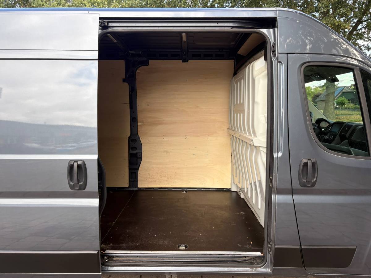 Opel Movano Opel Movano 2.2D 140PK L4H3|trekhaak 2500KG|airco|cruise|achteruitrijcamera|apple carplay|navi|drie zitplaatsen, EURO6.