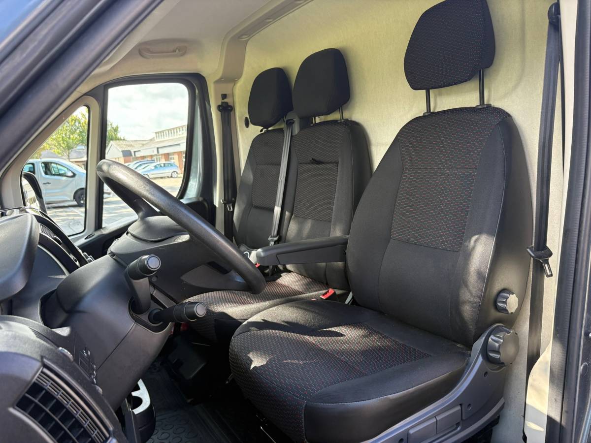 Opel Movano Opel Movano 2.2D 140PK L4H3|trekhaak 2500KG|airco|cruise|achteruitrijcamera|apple carplay|navi|drie zitplaatsen, EURO6.