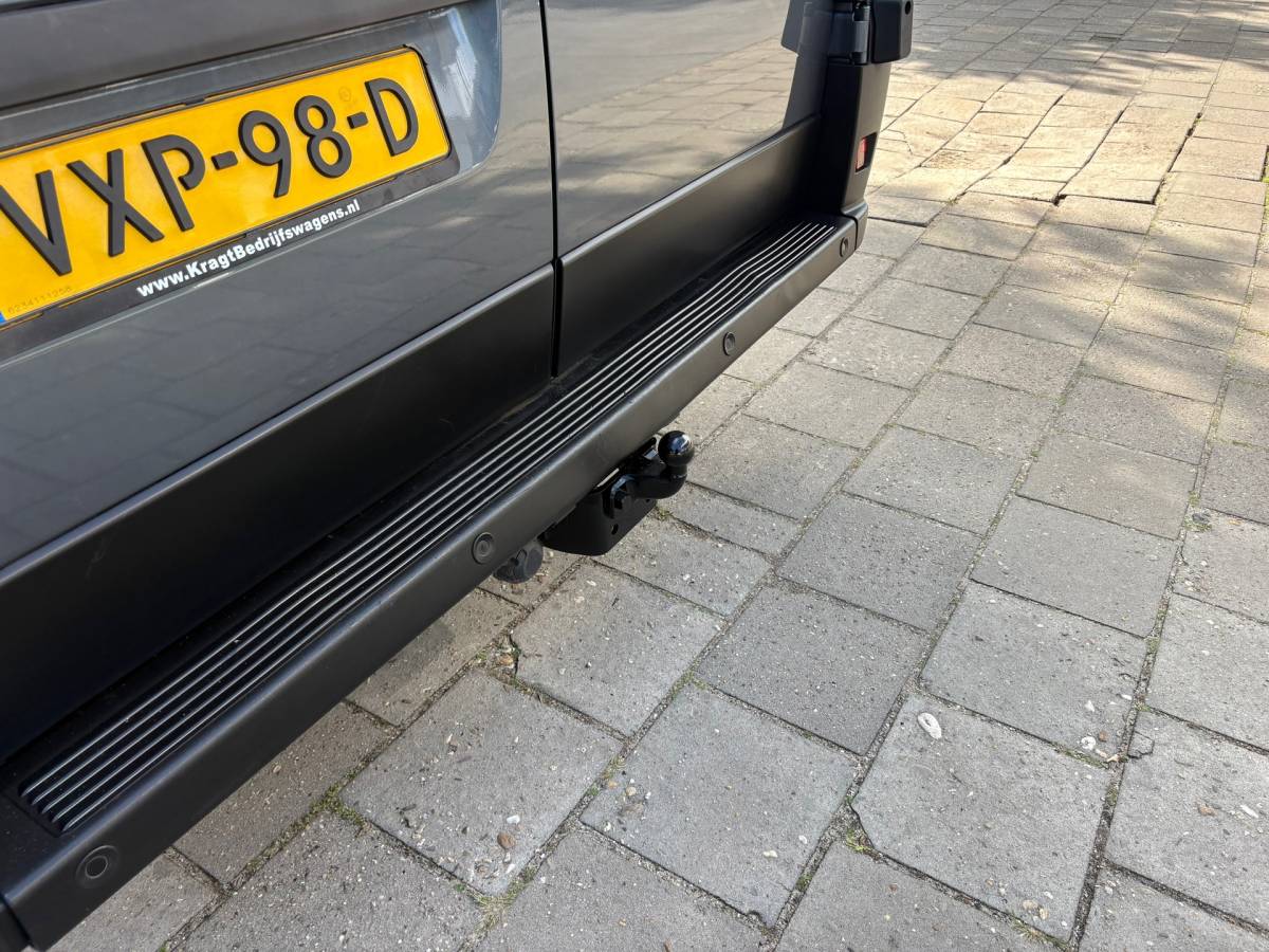 Opel Movano Opel Movano 2.2D 140PK L4H3|trekhaak 2500KG|airco|cruise|achteruitrijcamera|apple carplay|navi|drie zitplaatsen, EURO6.