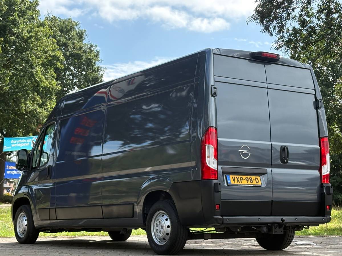 Opel Movano Opel Movano 2.2D 140PK L4H3|trekhaak 2500KG|airco|cruise|achteruitrijcamera|apple carplay|navi|drie zitplaatsen, EURO6.