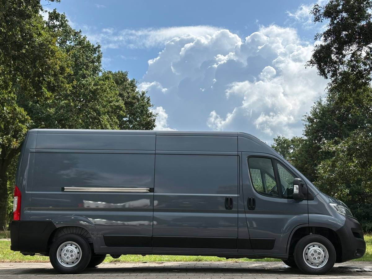 Opel Movano Opel Movano 2.2D 140PK L4H3|trekhaak 2500KG|airco|cruise|achteruitrijcamera|apple carplay|navi|drie zitplaatsen, EURO6.