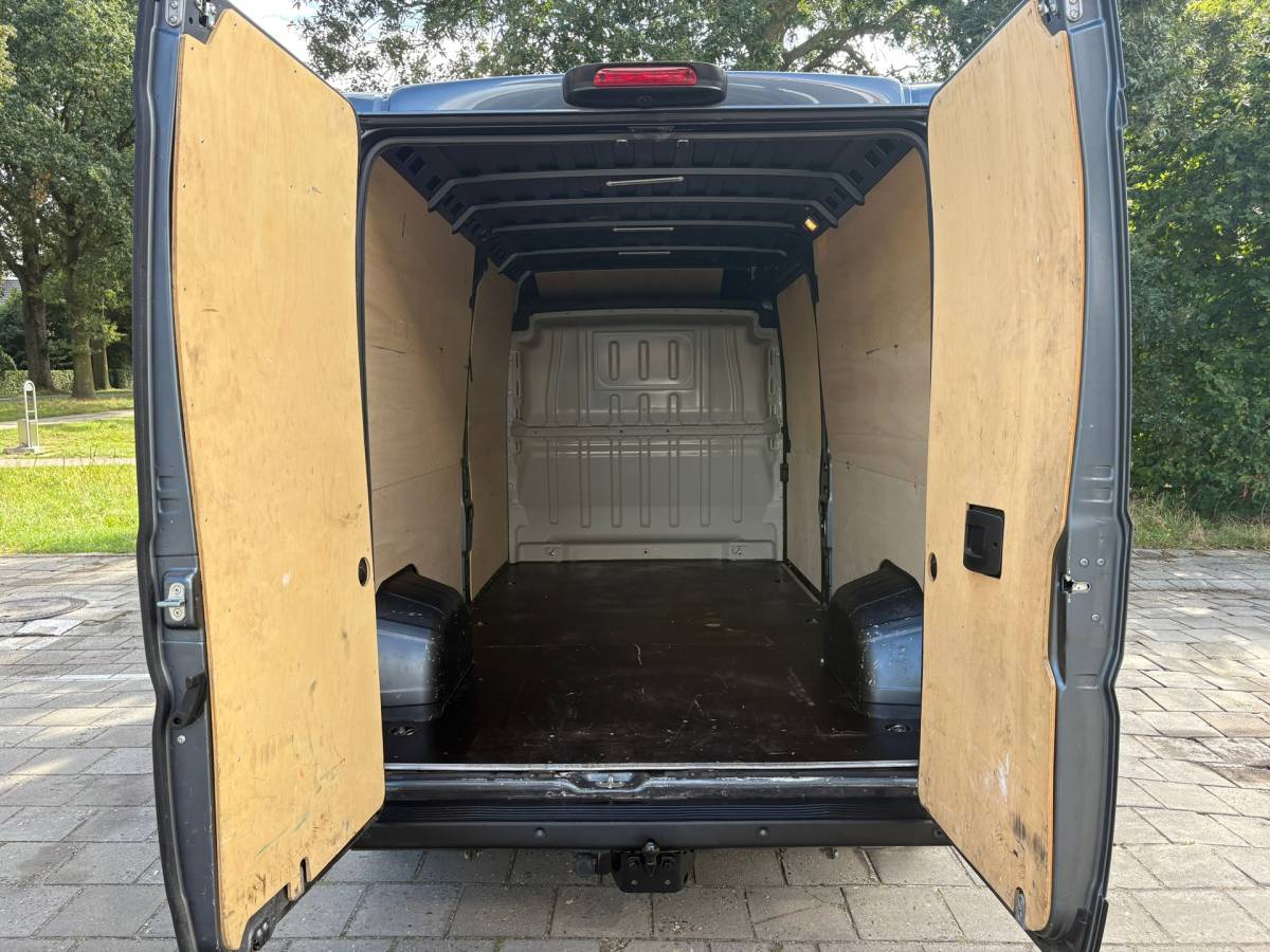 Opel Movano Opel Movano 2.2D 140PK L4H3|trekhaak 2500KG|airco|cruise|achteruitrijcamera|apple carplay|navi|drie zitplaatsen, EURO6.