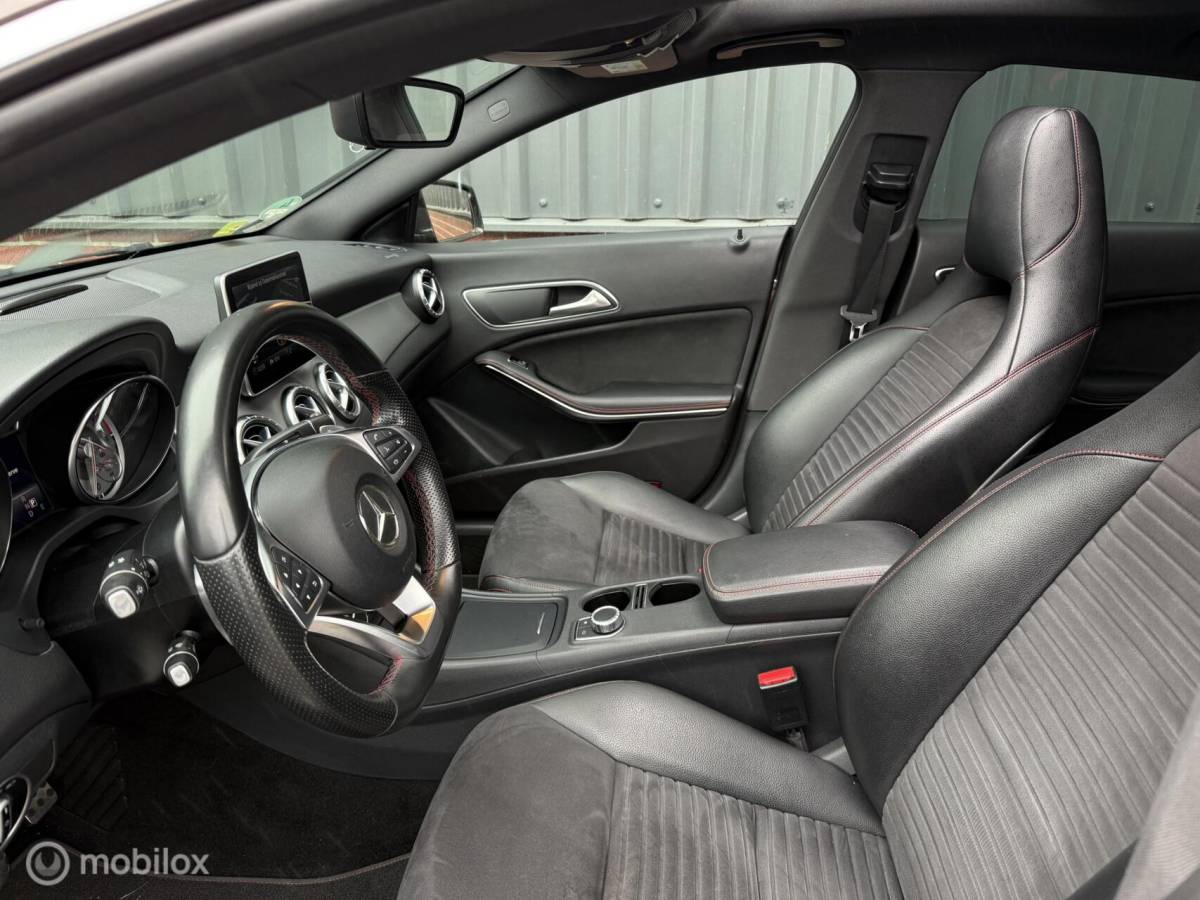 Mercedes-Benz CLA Mercedes CLA-klasse Shooting Brake 180 AMG Panorama Cruise Bluetooth NL Auto 2016
