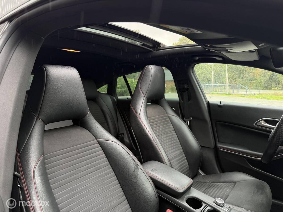 Mercedes-Benz CLA Mercedes CLA-klasse Shooting Brake 180 AMG Panorama Cruise Bluetooth NL Auto 2016