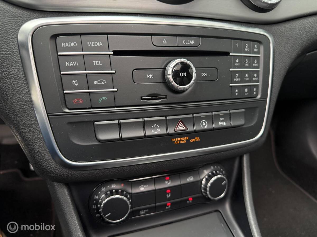 Mercedes-Benz CLA Mercedes CLA-klasse Shooting Brake 180 AMG Panorama Cruise Bluetooth NL Auto 2016