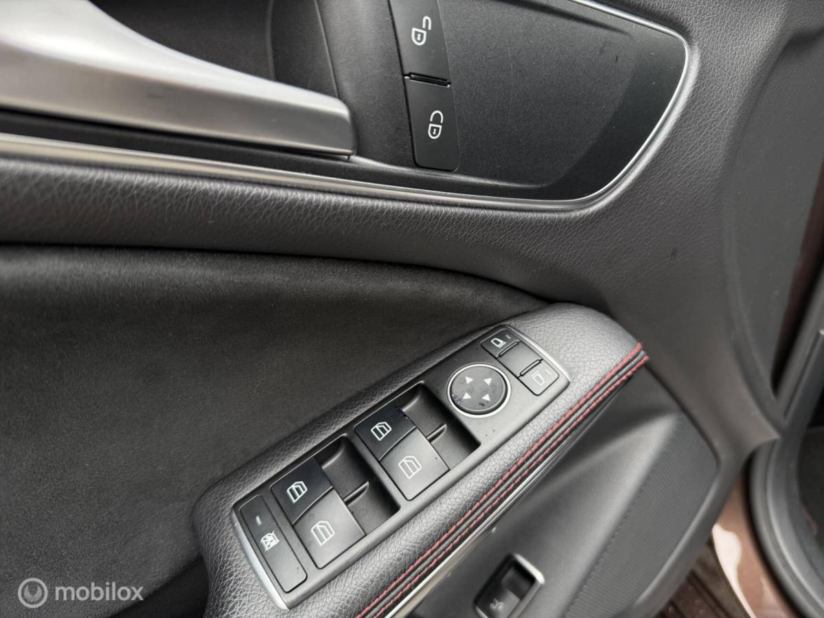Mercedes-Benz CLA Mercedes CLA-klasse Shooting Brake 180 AMG Panorama Cruise Bluetooth NL Auto 2016