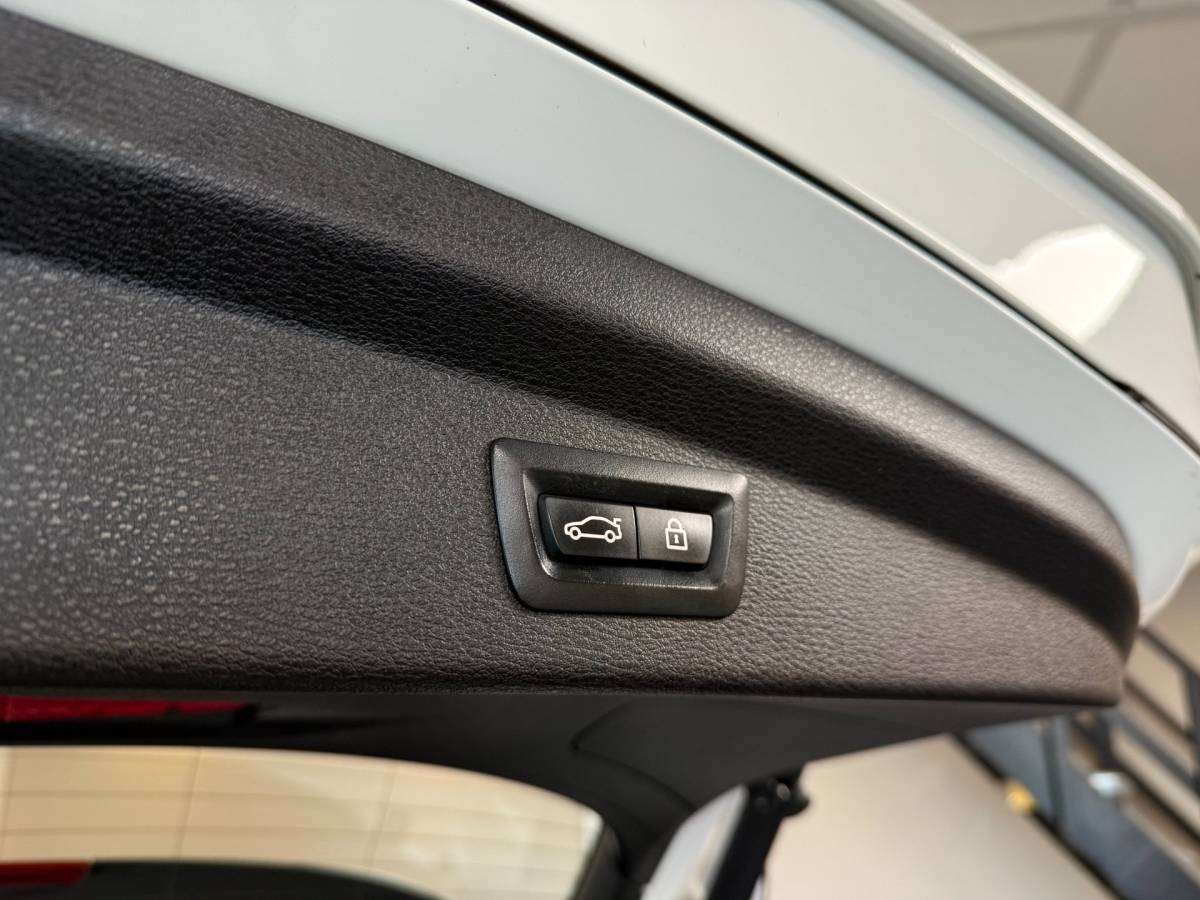 BMW X2 BMW X2 1.8i sDrive Lefhebber Edition *M-Pakket* Automaat|Alcantara|HUD|Sfeerverlichting|Memory|Keyless|Stoelverw.|Trekhaak|Navi