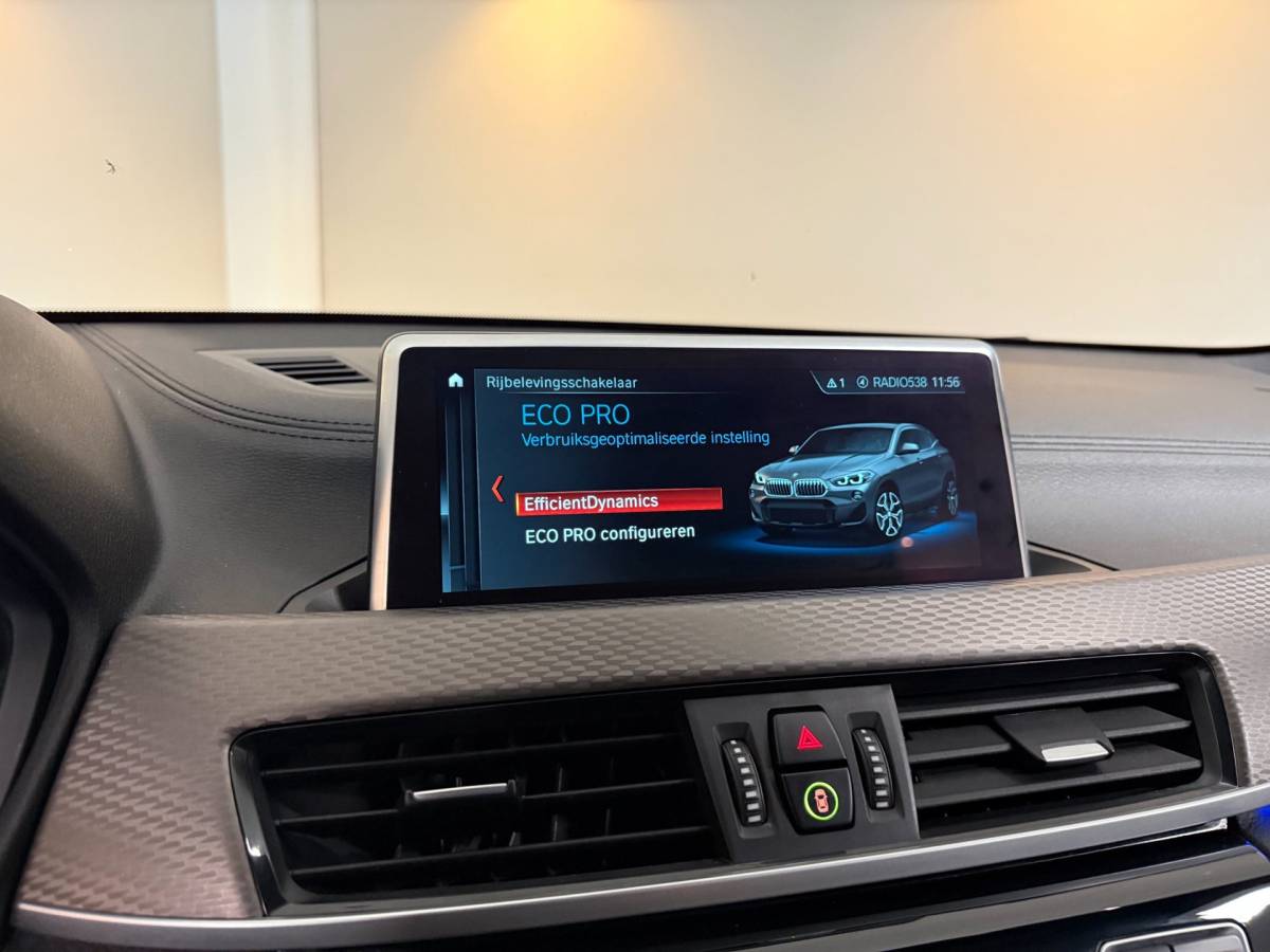 BMW X2 BMW X2 1.8i sDrive Lefhebber Edition *M-Pakket* Automaat|Alcantara|HUD|Sfeerverlichting|Memory|Keyless|Stoelverw.|Trekhaak|Navi