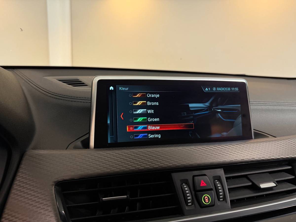 BMW X2 BMW X2 1.8i sDrive Lefhebber Edition *M-Pakket* Automaat|Alcantara|HUD|Sfeerverlichting|Memory|Keyless|Stoelverw.|Trekhaak|Navi