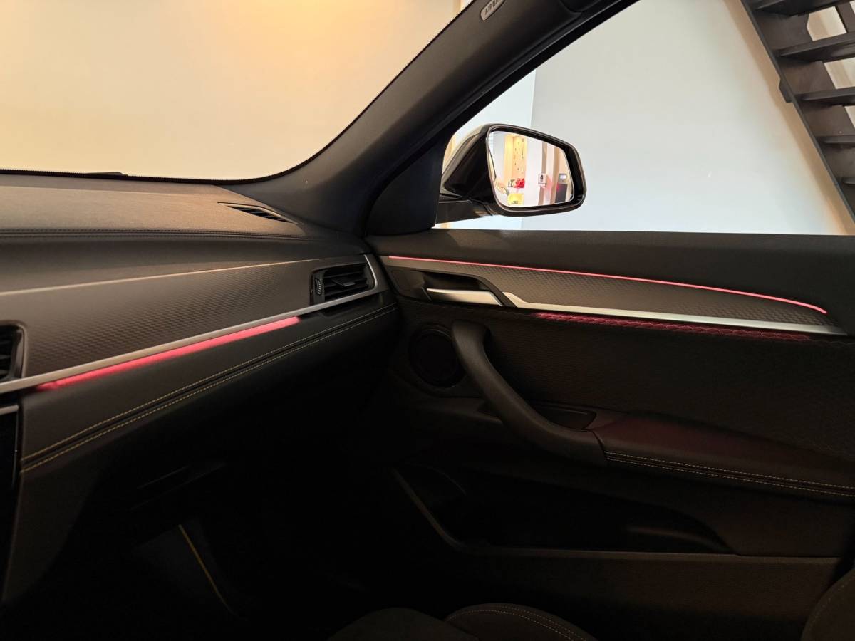 BMW X2 BMW X2 1.8i sDrive Lefhebber Edition *M-Pakket* Automaat|Alcantara|HUD|Sfeerverlichting|Memory|Keyless|Stoelverw.|Trekhaak|Navi