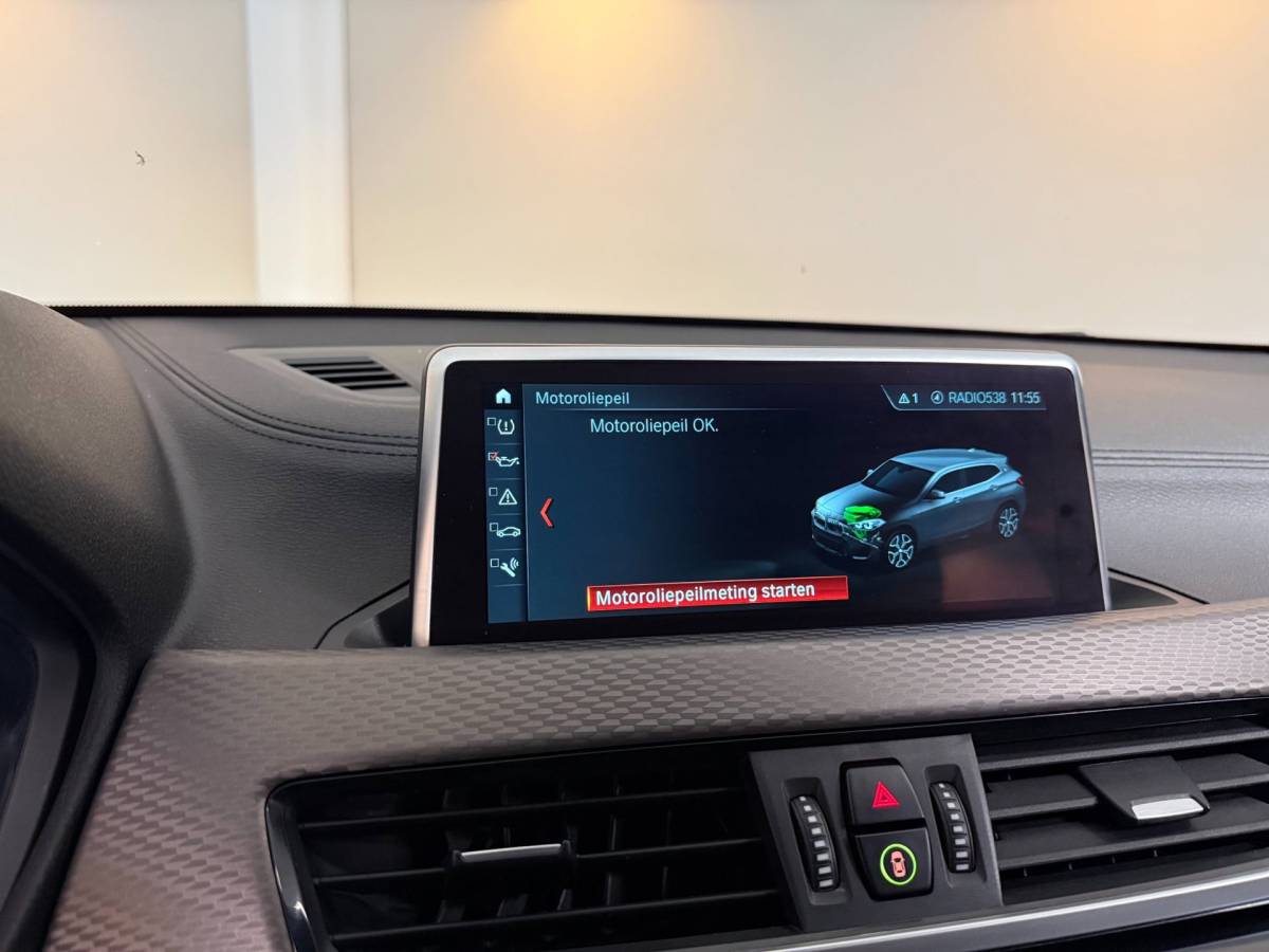 BMW X2 BMW X2 1.8i sDrive Lefhebber Edition *M-Pakket* Automaat|Alcantara|HUD|Sfeerverlichting|Memory|Keyless|Stoelverw.|Trekhaak|Navi