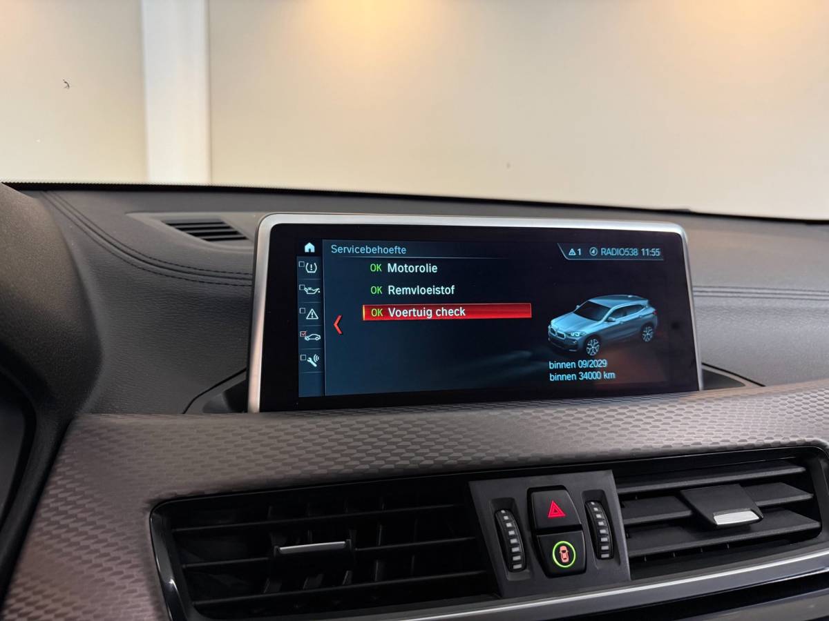 BMW X2 BMW X2 1.8i sDrive Lefhebber Edition *M-Pakket* Automaat|Alcantara|HUD|Sfeerverlichting|Memory|Keyless|Stoelverw.|Trekhaak|Navi