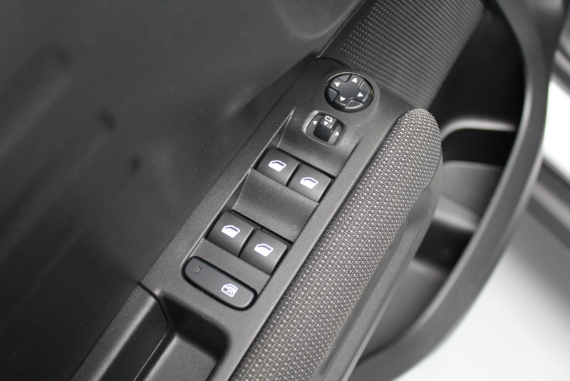 Citroën C3 Aircross Citroën C3 Aircross 1.2 PureTech S&S Feel 111PK, RIJKLAAR | CARPLAY | CLIMATE CONTROLE | CRUISE CONTROLE