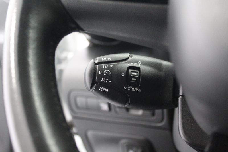 Citroën C3 Aircross Citroën C3 Aircross 1.2 PureTech S&S Feel 111PK, RIJKLAAR | CARPLAY | CLIMATE CONTROLE | CRUISE CONTROLE