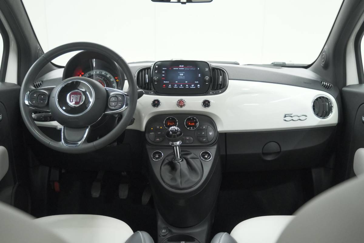 Fiat 500 Fiat 500 1.0 Hybrid Dolcevita | Panoramadak | Climate Control | Apple Carplay | Parkeersensoren