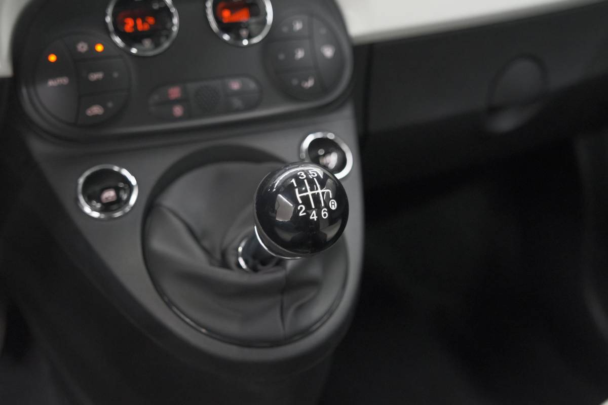 Fiat 500 Fiat 500 1.0 Hybrid Dolcevita | Panoramadak | Climate Control | Apple Carplay | Parkeersensoren