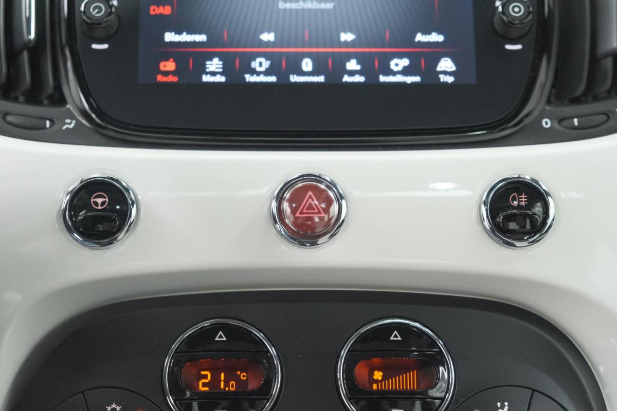Fiat 500 Fiat 500 1.0 Hybrid Dolcevita | Panoramadak | Climate Control | Apple Carplay | Parkeersensoren