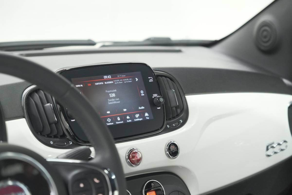 Fiat 500 Fiat 500 1.0 Hybrid Dolcevita | Panoramadak | Climate Control | Apple Carplay | Parkeersensoren