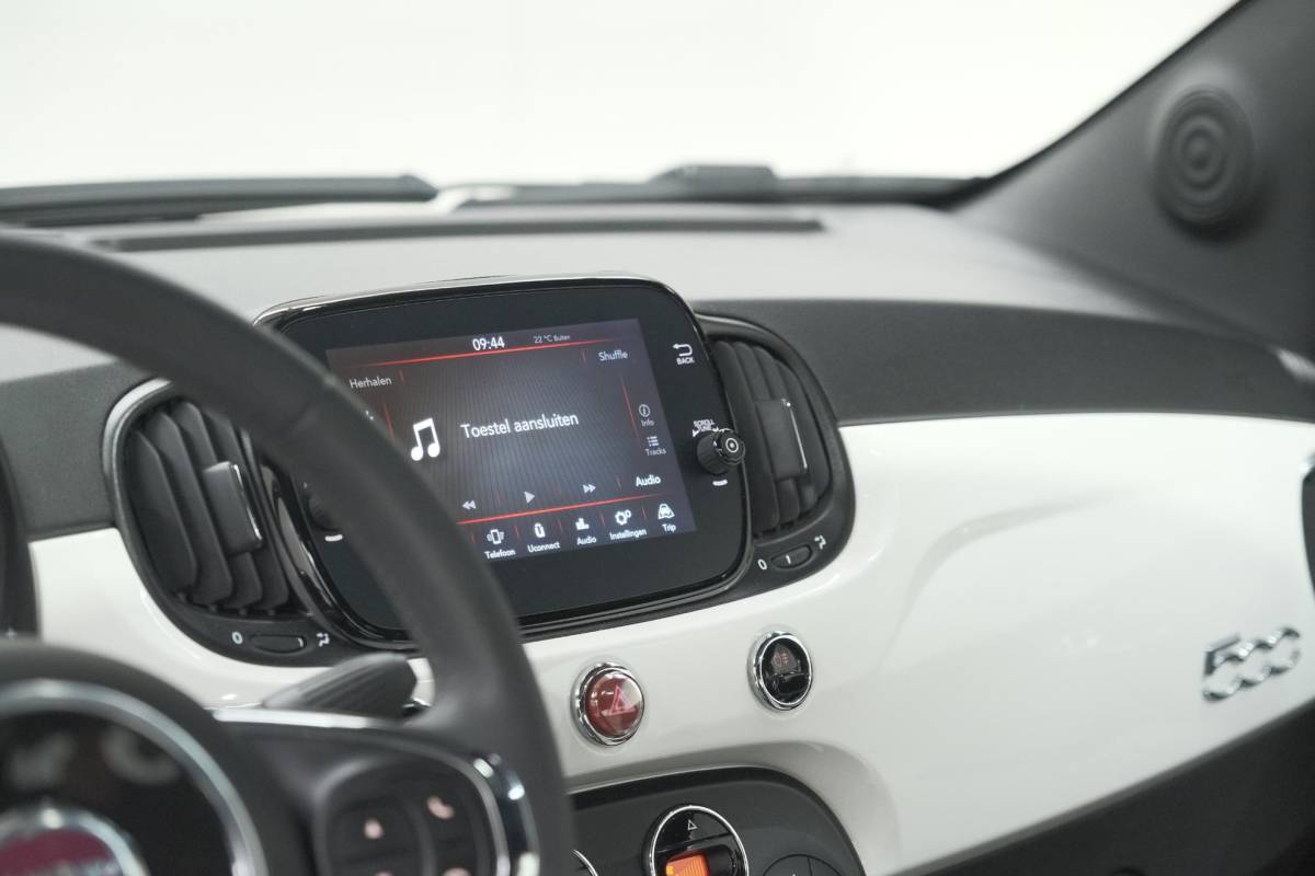 Fiat 500 Fiat 500 1.0 Hybrid Dolcevita | Panoramadak | Climate Control | Apple Carplay | Parkeersensoren