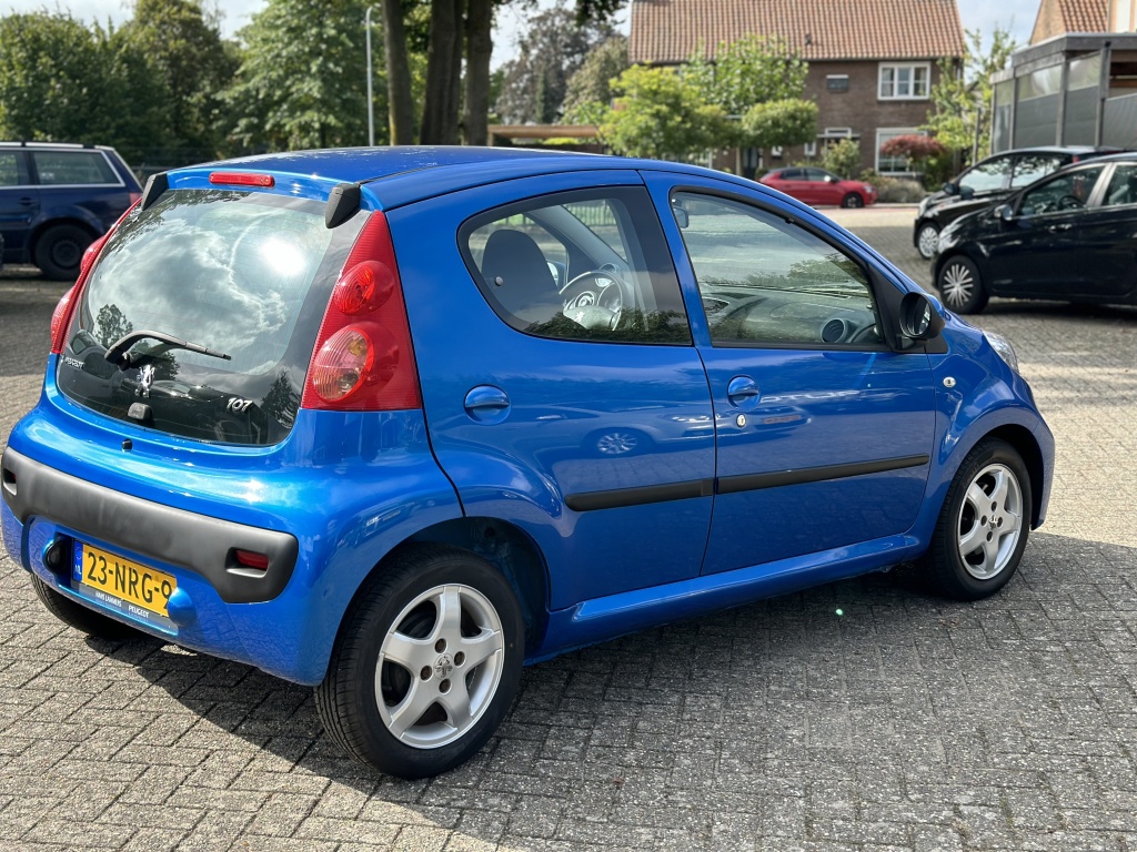 Peugeot 107 Peugeot 107 1.0-12V XS AUTOMAAT*UNIEKE KM.STAND MET NAP*AIRCO*5DRS