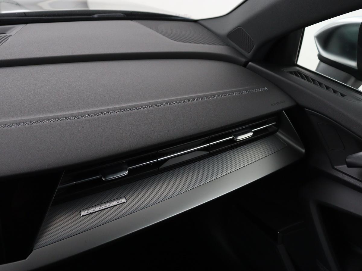 Audi S3 Audi S3 2.0 TFSI S3 quattro | Adaptive cruise | B&O |  Bang & Olufsen | Matrix LED | Leder/Alcantara | Park Assist | Stoelverwarming | Virtual Cockpit | Carplay | Navigatie | Sportstoelen | Climate control