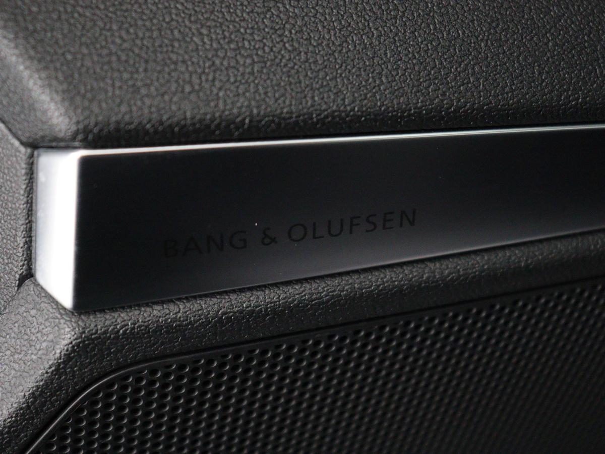 Audi S3 Audi S3 2.0 TFSI S3 quattro | Adaptive cruise | B&O |  Bang & Olufsen | Matrix LED | Leder/Alcantara | Park Assist | Stoelverwarming | Virtual Cockpit | Carplay | Navigatie | Sportstoelen | Climate control