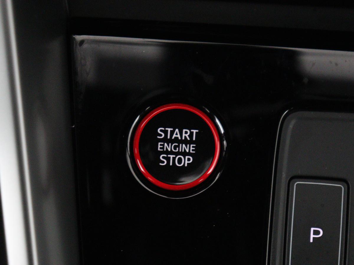 Audi S3 Audi S3 2.0 TFSI S3 quattro | Adaptive cruise | B&O |  Bang & Olufsen | Matrix LED | Leder/Alcantara | Park Assist | Stoelverwarming | Virtual Cockpit | Carplay | Navigatie | Sportstoelen | Climate control