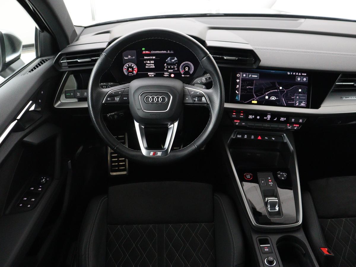 Audi S3 Audi S3 2.0 TFSI S3 quattro | Adaptive cruise | B&O |  Bang & Olufsen | Matrix LED | Leder/Alcantara | Park Assist | Stoelverwarming | Virtual Cockpit | Carplay | Navigatie | Sportstoelen | Climate control