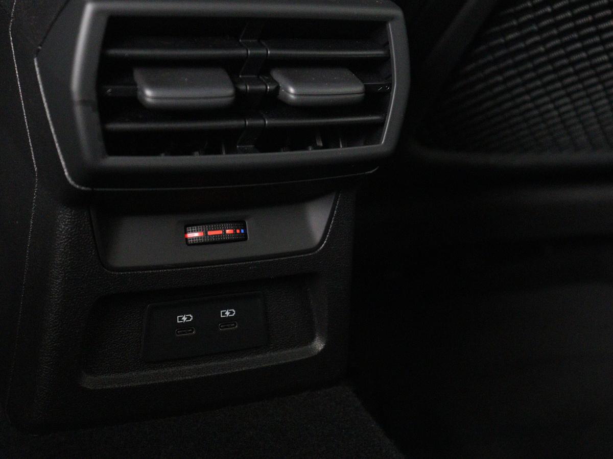Audi S3 Audi S3 2.0 TFSI S3 quattro | Adaptive cruise | B&O |  Bang & Olufsen | Matrix LED | Leder/Alcantara | Park Assist | Stoelverwarming | Virtual Cockpit | Carplay | Navigatie | Sportstoelen | Climate control
