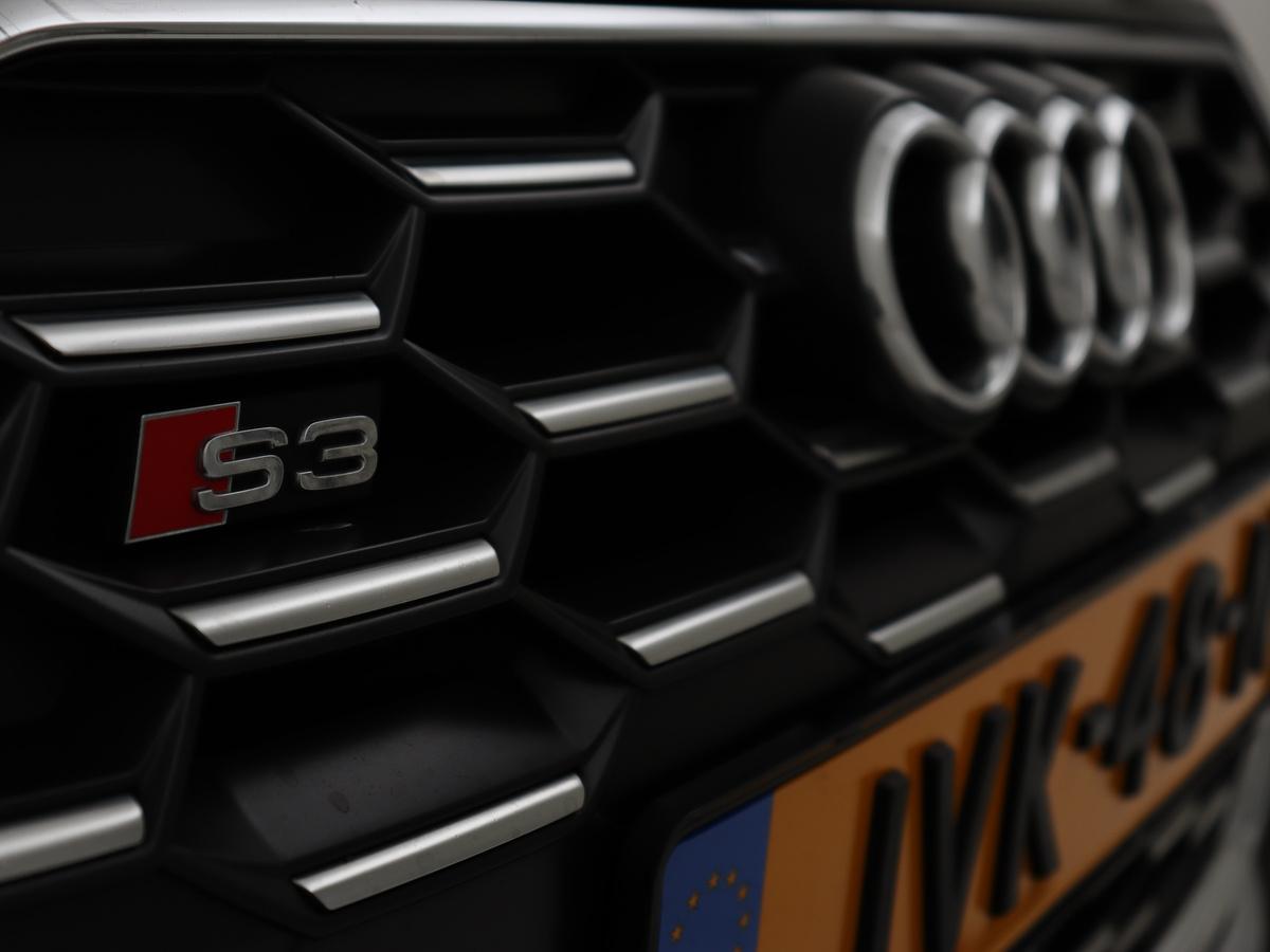 Audi S3 Audi S3 2.0 TFSI S3 quattro | Adaptive cruise | B&O |  Bang & Olufsen | Matrix LED | Leder/Alcantara | Park Assist | Stoelverwarming | Virtual Cockpit | Carplay | Navigatie | Sportstoelen | Climate control