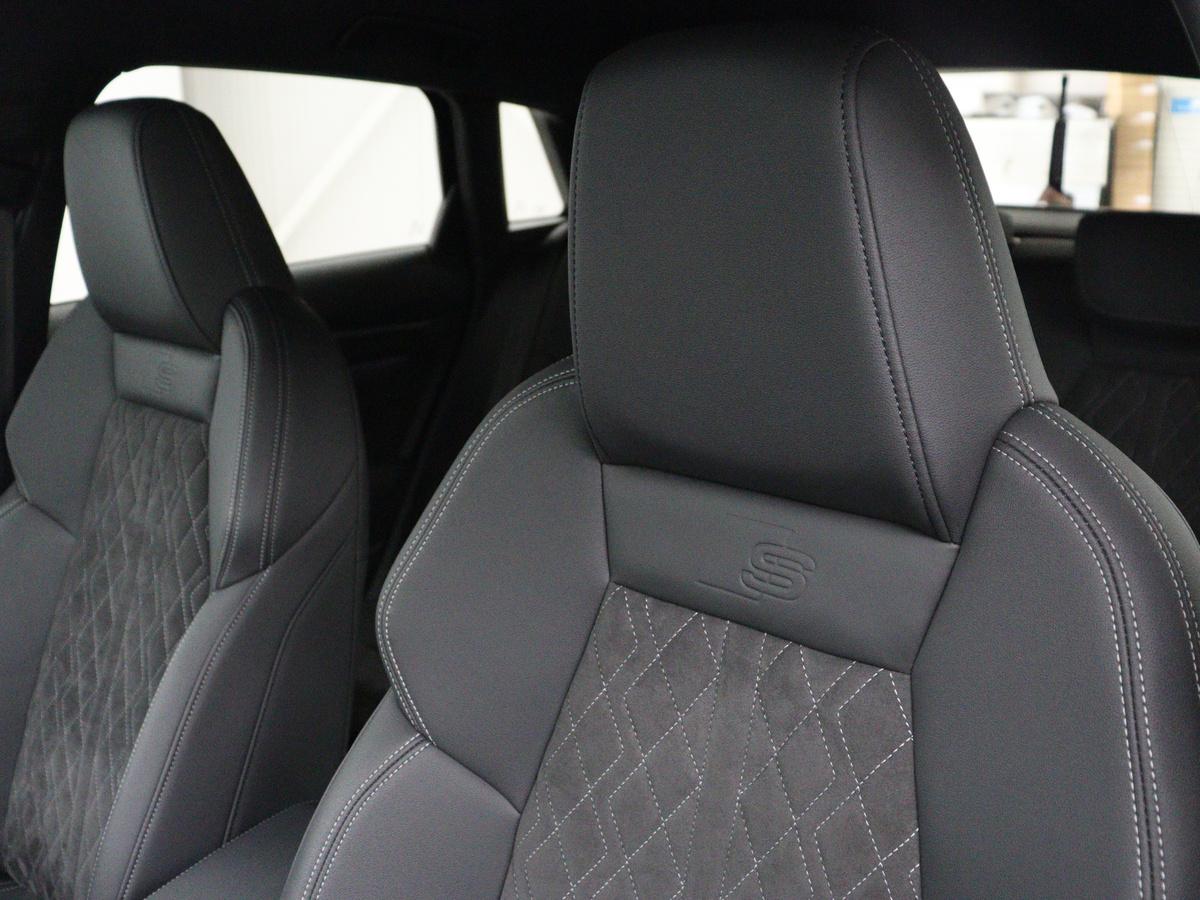 Audi S3 Audi S3 2.0 TFSI S3 quattro | Adaptive cruise | B&O |  Bang & Olufsen | Matrix LED | Leder/Alcantara | Park Assist | Stoelverwarming | Virtual Cockpit | Carplay | Navigatie | Sportstoelen | Climate control