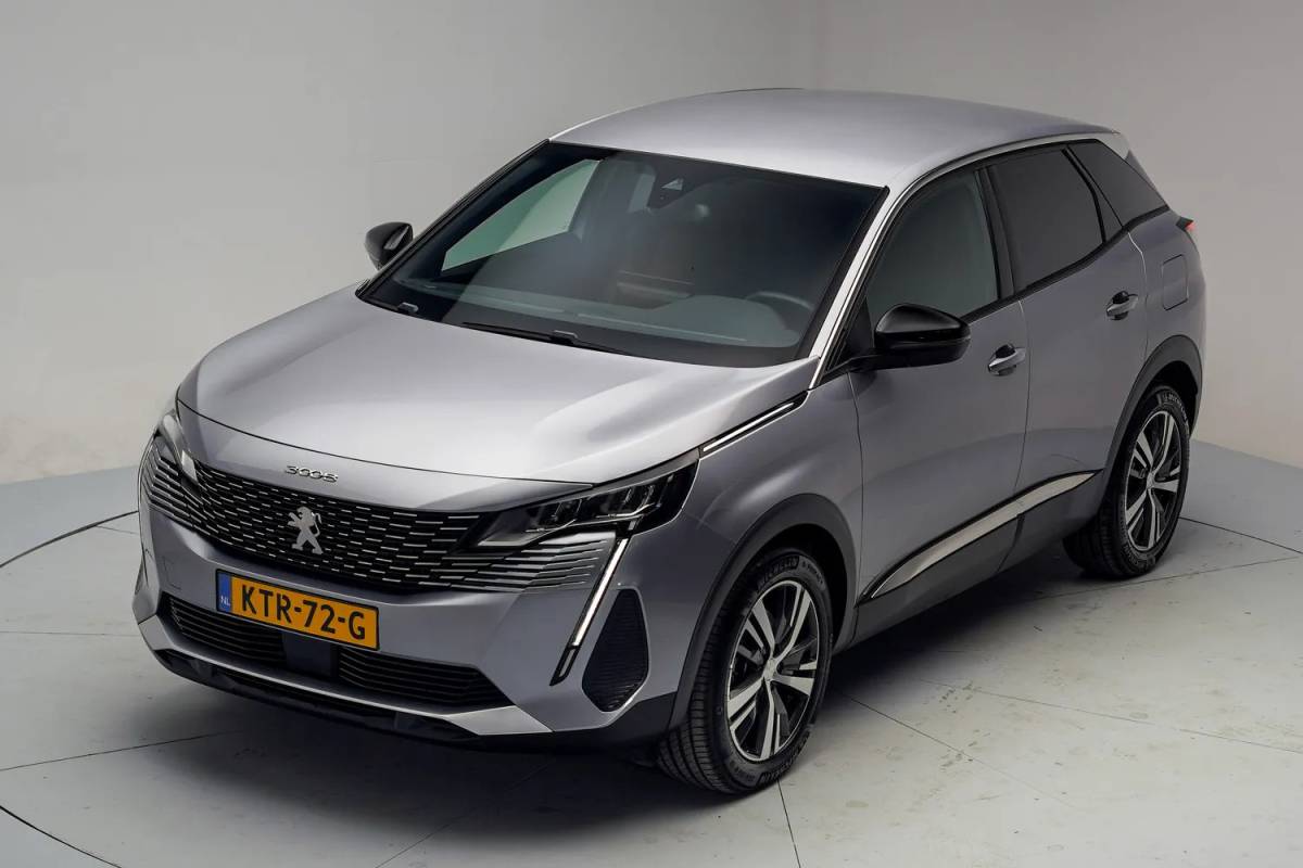 Peugeot 3008 Peugeot 3008 1.6 Hybrid 225 Active Business [ Navi Apple/Android Clima Camera ]