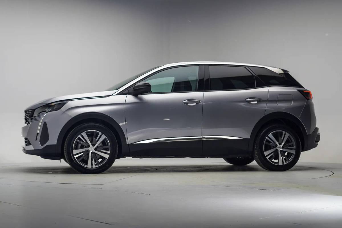 Peugeot 3008 Peugeot 3008 1.6 Hybrid 225 Active Business [ Navi Apple/Android Clima Camera ]
