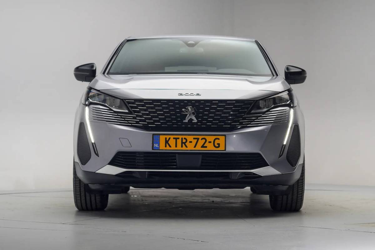 Peugeot 3008 Peugeot 3008 1.6 Hybrid 225 Active Business [ Navi Apple/Android Clima Camera ]