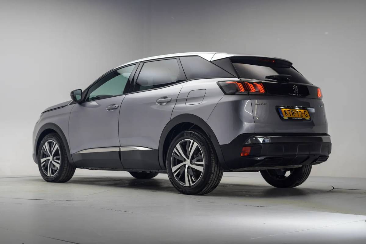 Peugeot 3008 Peugeot 3008 1.6 Hybrid 225 Active Business [ Navi Apple/Android Clima Camera ]