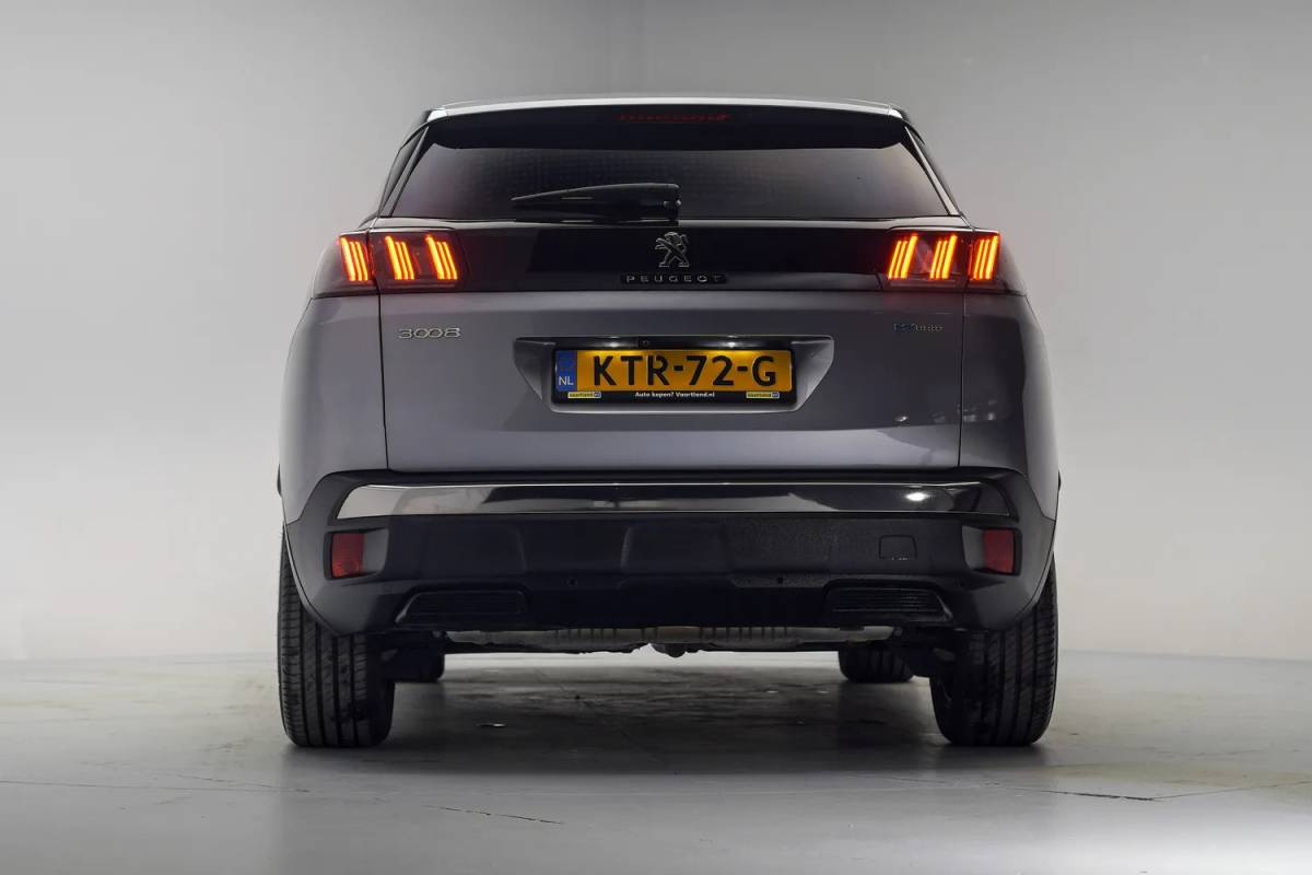 Peugeot 3008 Peugeot 3008 1.6 Hybrid 225 Active Business [ Navi Apple/Android Clima Camera ]