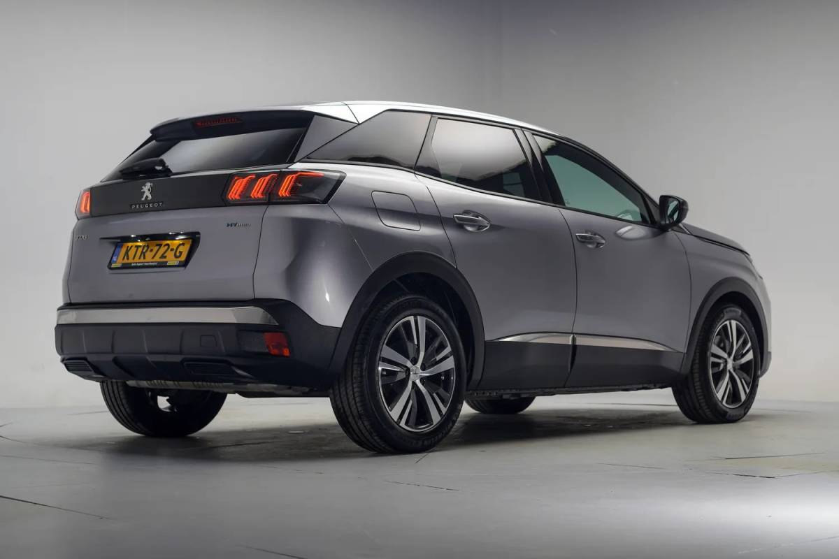 Peugeot 3008 Peugeot 3008 1.6 Hybrid 225 Active Business [ Navi Apple/Android Clima Camera ]