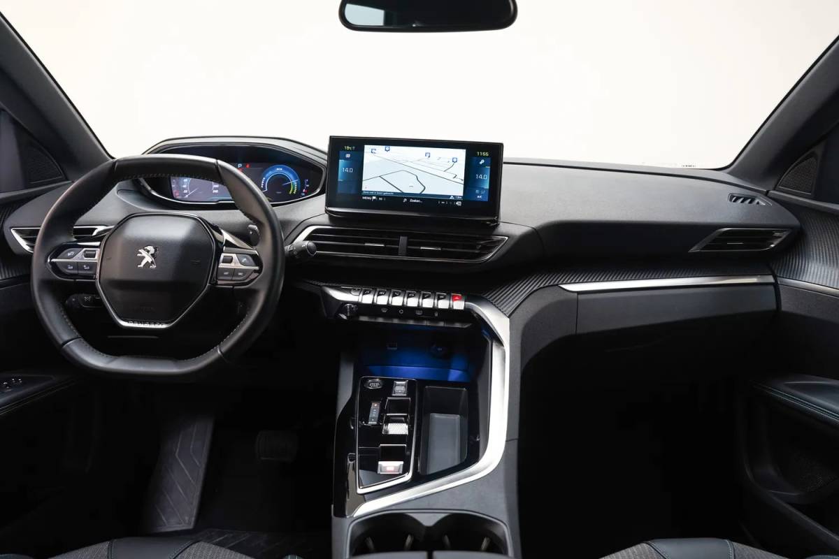 Peugeot 3008 Peugeot 3008 1.6 Hybrid 225 Active Business [ Navi Apple/Android Clima Camera ]