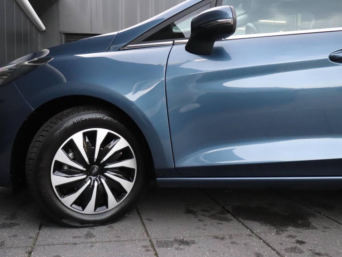 Ford Fiesta Ford Fiesta 1.0 EcoBoost Hybrid Titanium | AUT. | TREKHAAK | STOEL/STUURVERW. | PDC | APPLE CARPLAY |