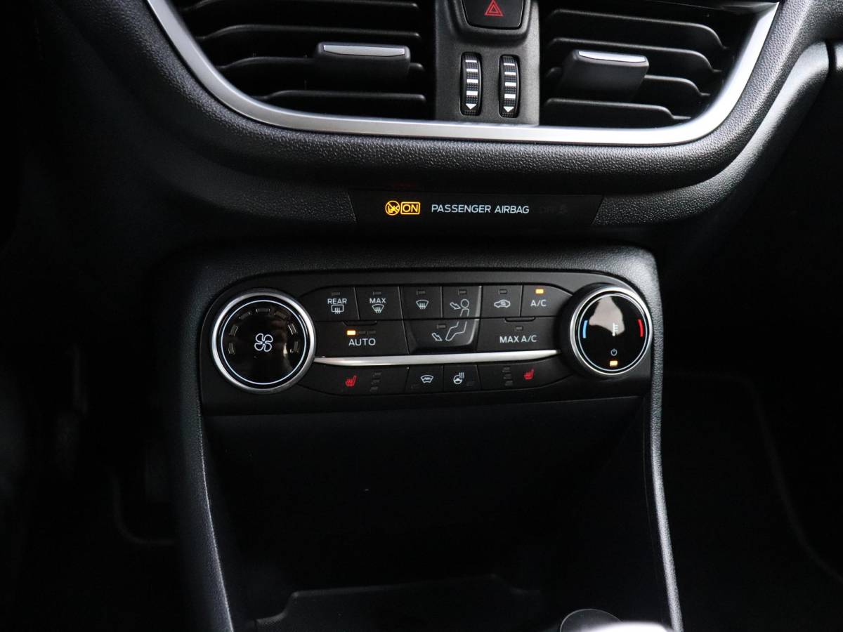Ford Fiesta Ford Fiesta 1.0 EcoBoost Hybrid Titanium | AUT. | TREKHAAK | STOEL/STUURVERW. | PDC | APPLE CARPLAY |