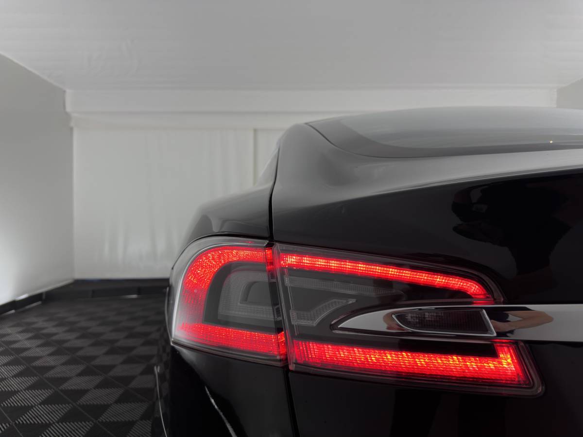 Tesla Model S Tesla Model S 75D Base AWD [ 3-Fase-17kW ] {SoH-89%} Aut. *PANO | LEATHER-FABRIC | AIRSUSPENION | FULL-LED | NAVI-FULLMAP | KEYLESS | HEATED-SPORTSEATS | DIGI-COCKPIT | AUTO-PILOT | CAMERA | 19″ALU*