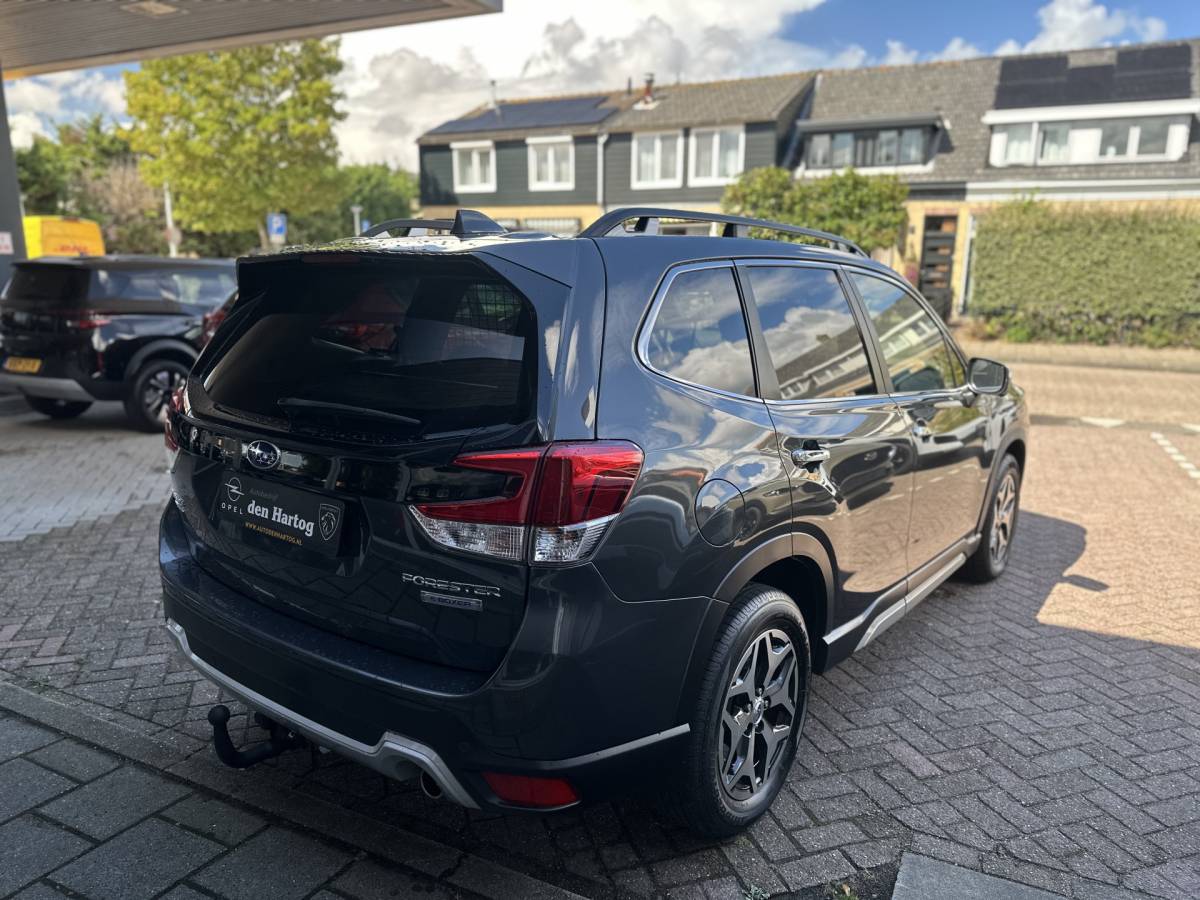 Subaru Forester Subaru Forester 2.0i e-BOXER Comfort Automaat/Trekhaak/Parkeerhulp/Navi/Camera