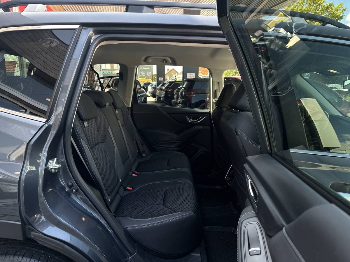 Subaru Forester Subaru Forester 2.0i e-BOXER Comfort Automaat/Trekhaak/Parkeerhulp/Navi/Camera