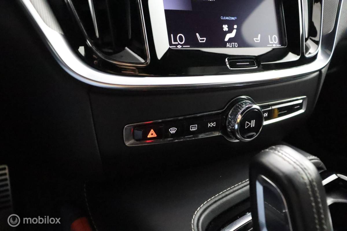 Volvo V60 Volvo V60 2.0 T8 Twin Engine AWD Polestar Engineered | 20″ Velgen | Adaptive Cruise | Pilot Assist | Camera | Harman Kardon | Stoel & Stuurwielverwarming