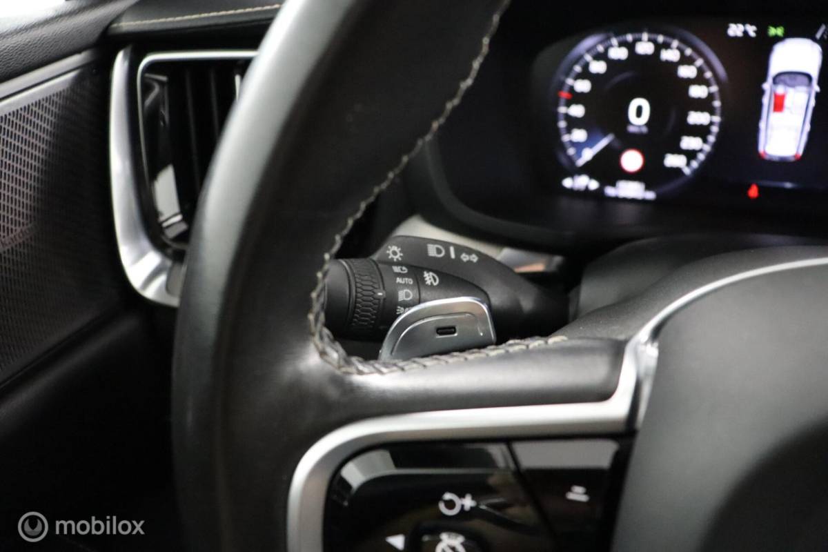 Volvo V60 Volvo V60 2.0 T8 Twin Engine AWD Polestar Engineered | 20″ Velgen | Adaptive Cruise | Pilot Assist | Camera | Harman Kardon | Stoel & Stuurwielverwarming